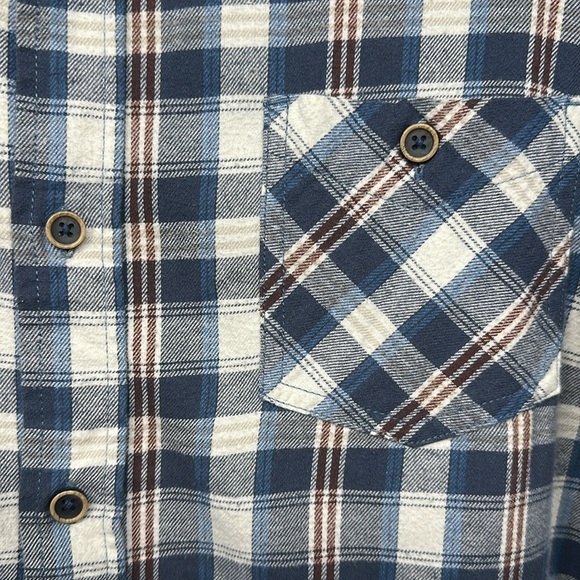 Weatherproof Blue and White Casual Button Down Shirt - Picture 6 of 7